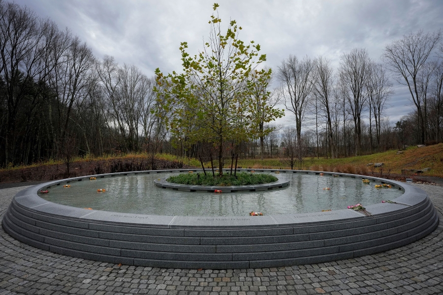 Sandy Hook Unveils Memorial