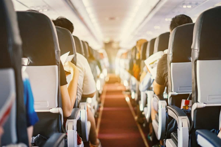 Airplane Etiquette For Your Summer Traveling