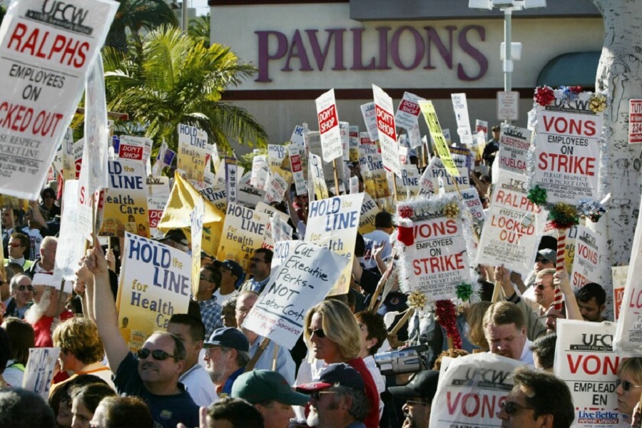 California Grocery Store Strike Avoided
